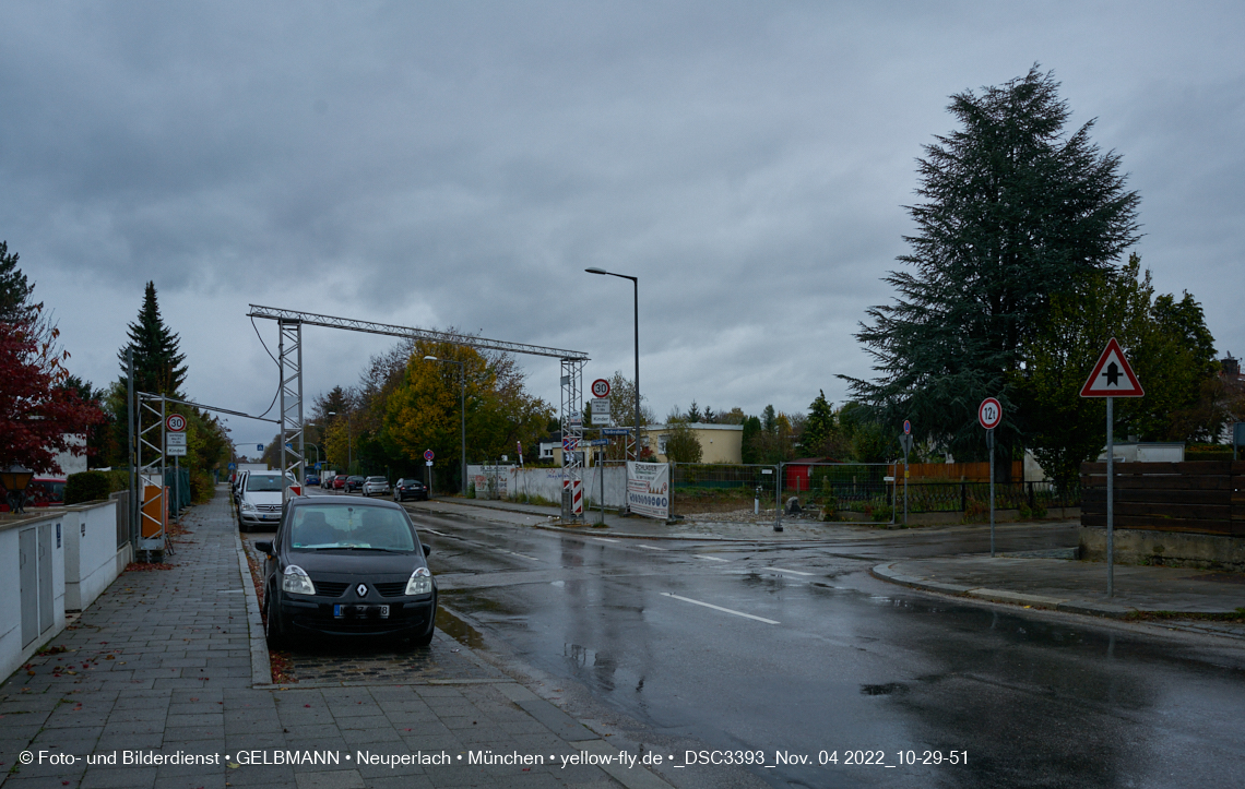 04.11.2022 - Baustelle an der Niederalmstraße 16 und Hugo-Lang-Bogen 13 in Neuperlach-Trudering